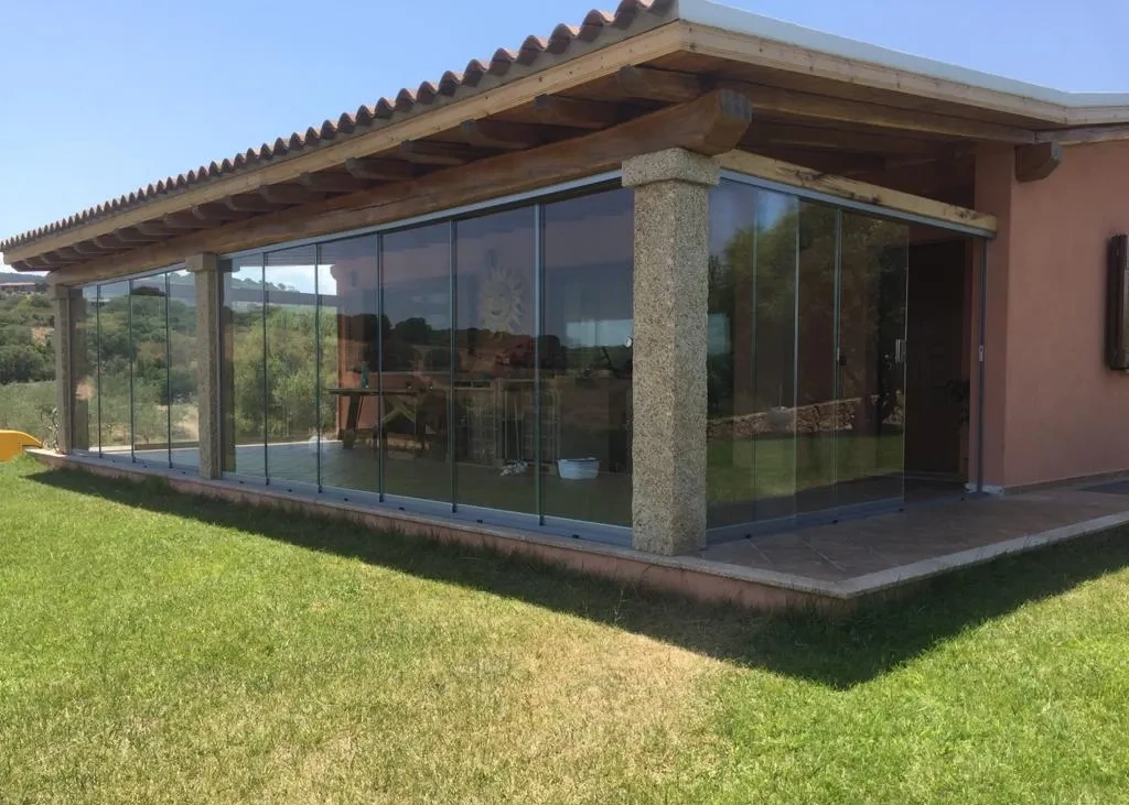 Realizzazione-Vetrate-Panoramiche-Idealtenda-Olbia